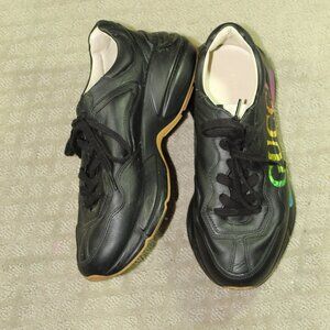 Authenticated GUCCI Rhyton Iridescent Rainbow Logo Sneakers Men's Sz 7.5 / Wm 9